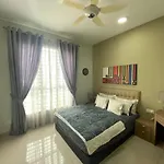 Homestay Lake Park